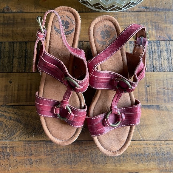 Lucky Brand Shoes - Women’s Lucky wedge sandals